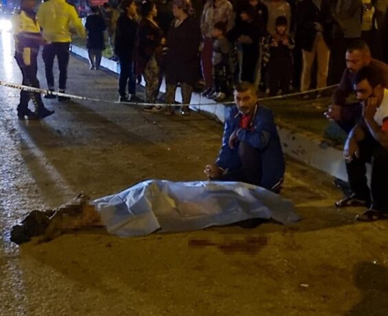 Adana’da trafik kazasında can veren abisinin eline vazgeçmedi