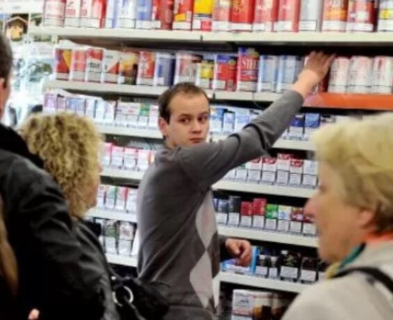 Belçika ve Hollanda’da otomatlar ve süpermarketlerde sigara satışı menedilecek