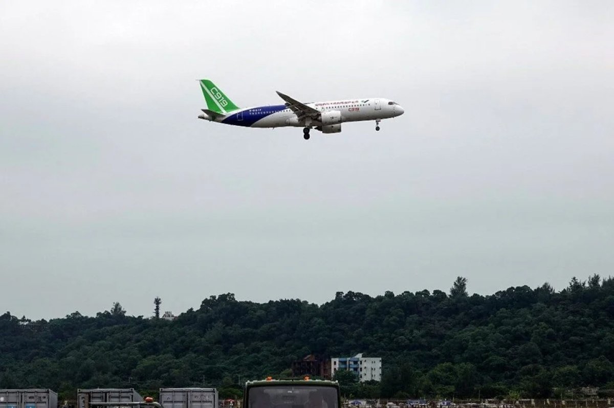 Çin in ilk yerli yolcu uçağı seri üretime hazır #1