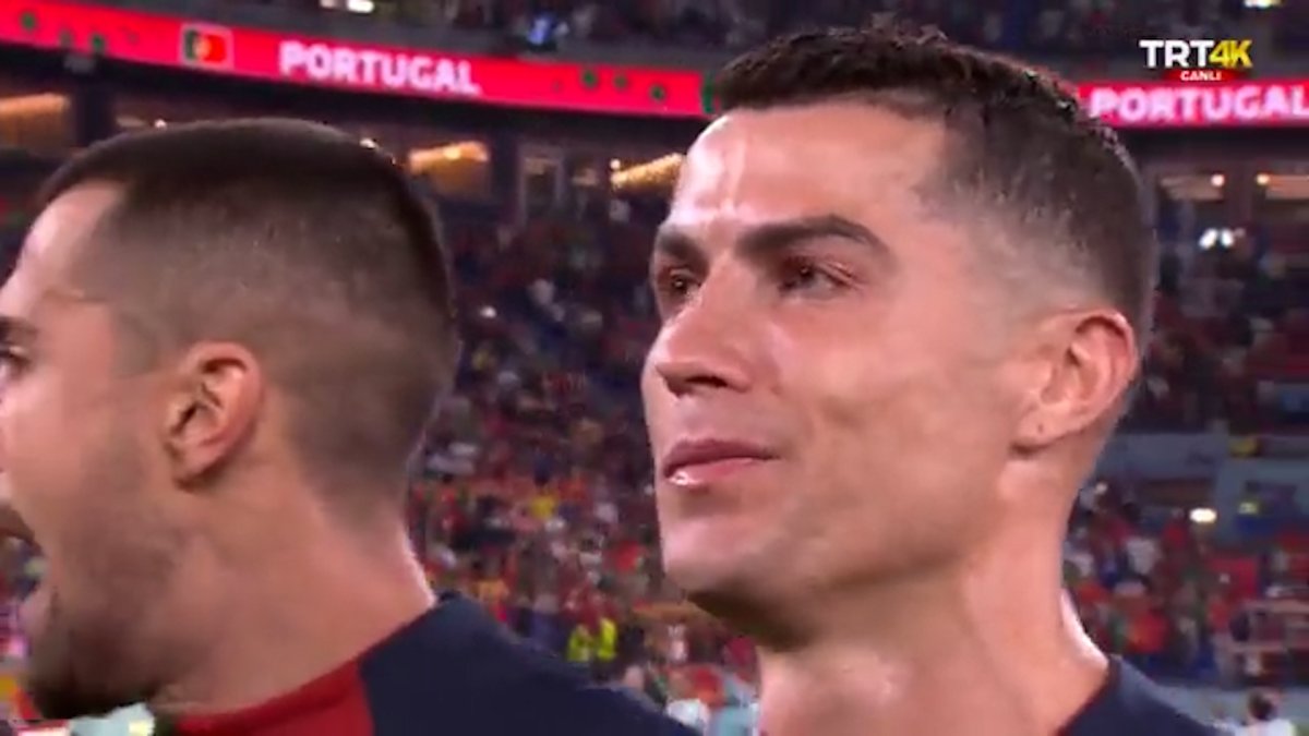 Cristiano Ronaldo, milli marş sırasında gözyaşlarını tutamadı #3