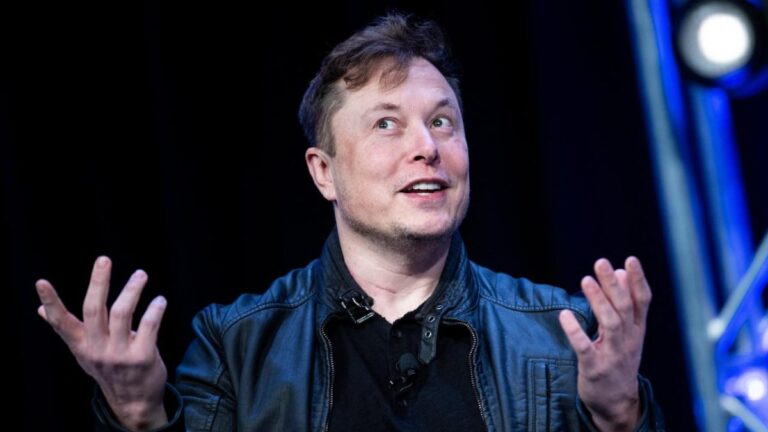 Elon Musk, 100 milyar dolar kaybeden ilk insan oldu