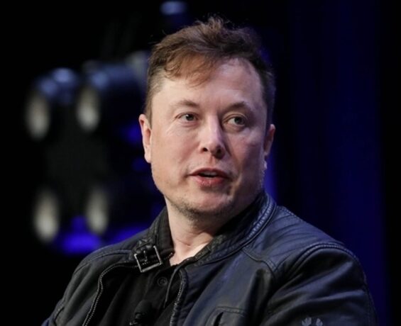 Elon Musk’ın 12 ton ağırlığındaki heykeli gündem oldu