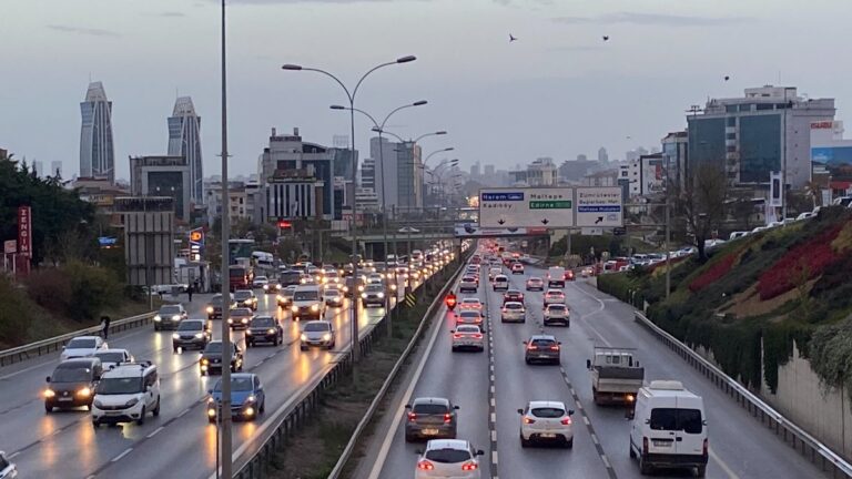 İstanbul’da trafik yoğunluğu yüzde 62’ye erişti