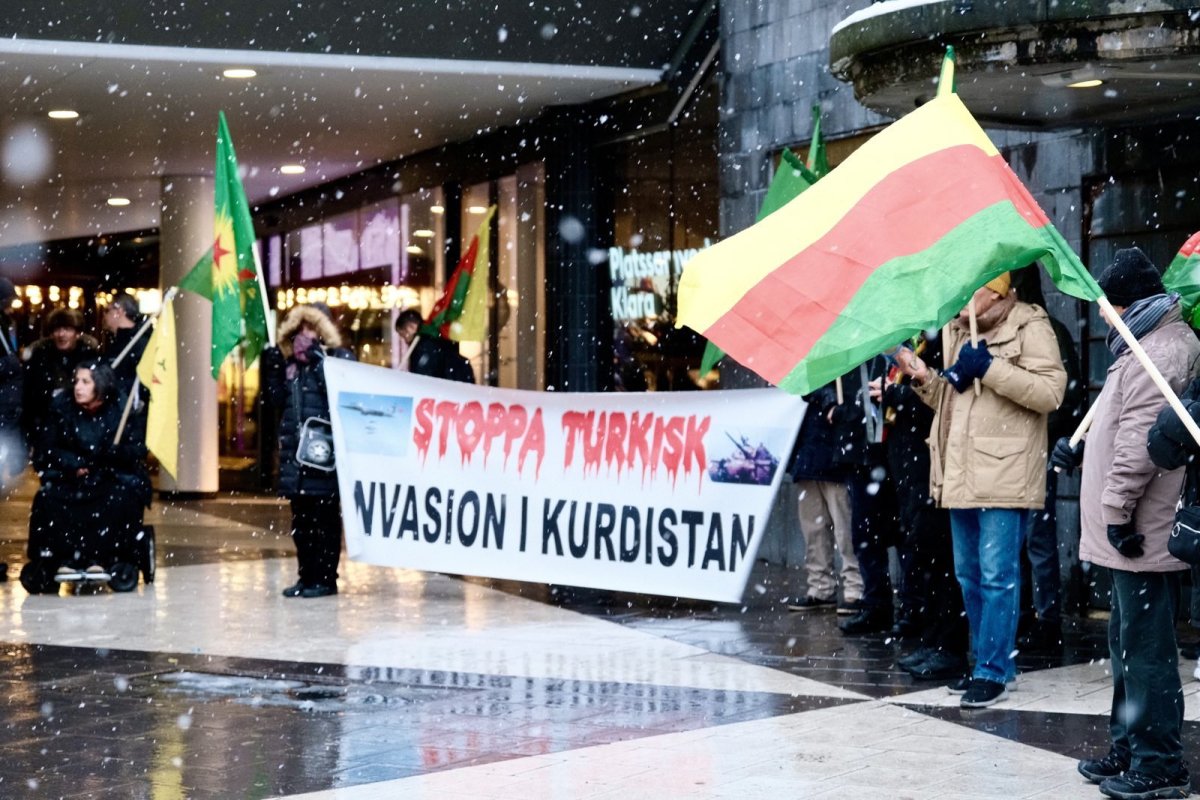 İsveç te terör yandaşları Pençe-Kılıç Harekatı nı protesto etti #4