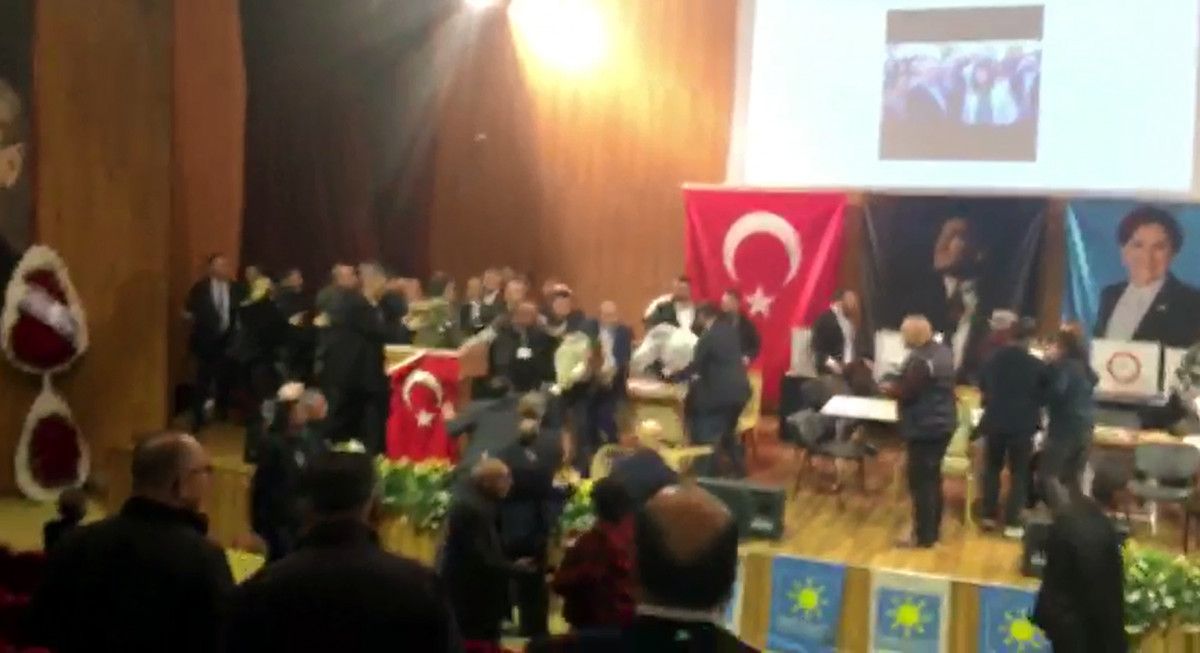 İyi Parti Ankara Altındağ kongresinde kavga: 1 yaralı #1