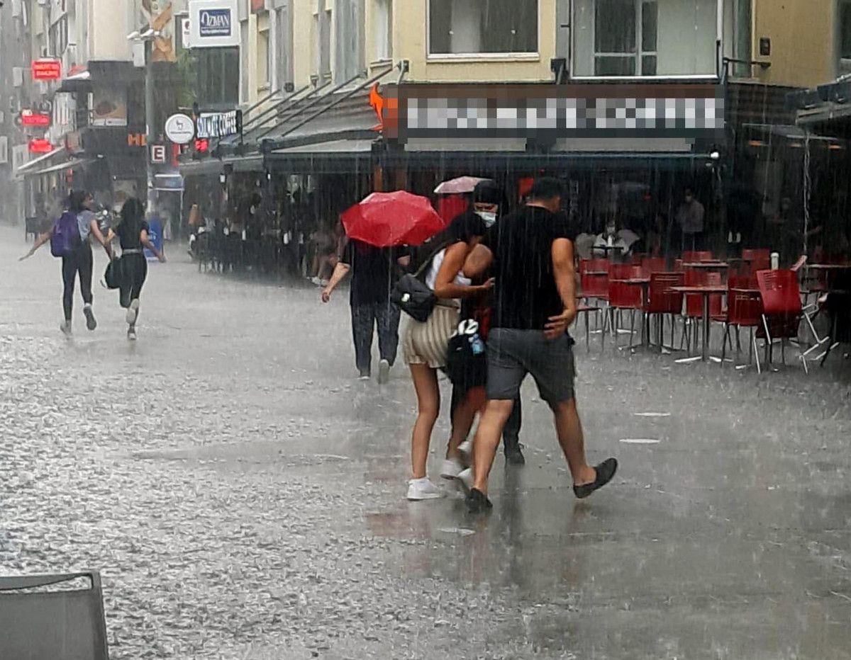 İzmir için kuvvetli sağanak yağmur uyarısı yapıldı #1