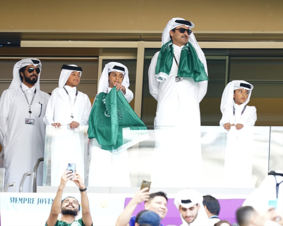 Katar Emiri Temim den trübünde Suudi Arabistan a destek #1