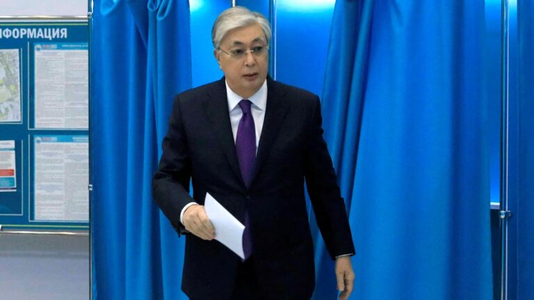 Kazakistan’da cumhurbaşkanlığı tercihini Tokayev kazandı