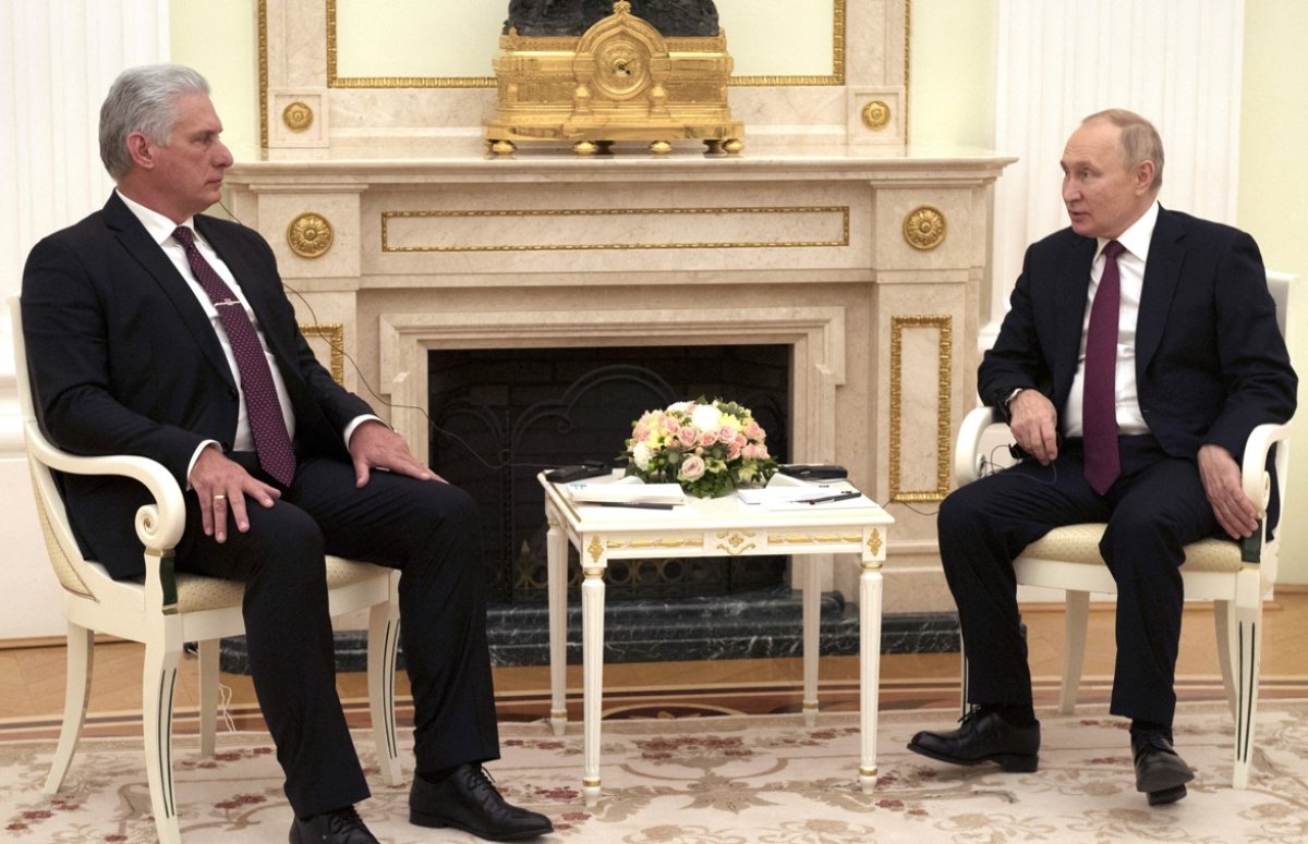 Küba Devlet Başkanı Diaz-Canel, Moskova da Putin ile görüştü #1