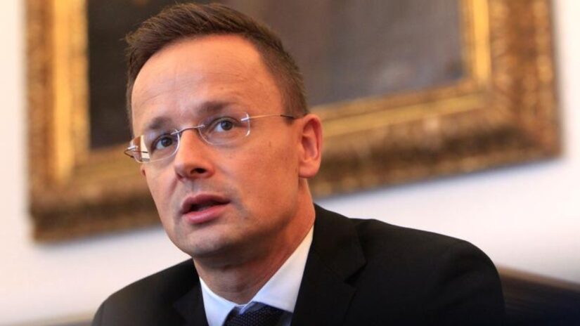 Macaristan Dışişleri Bakanı, Rusya’da nükleer enerji fuarına katıldı