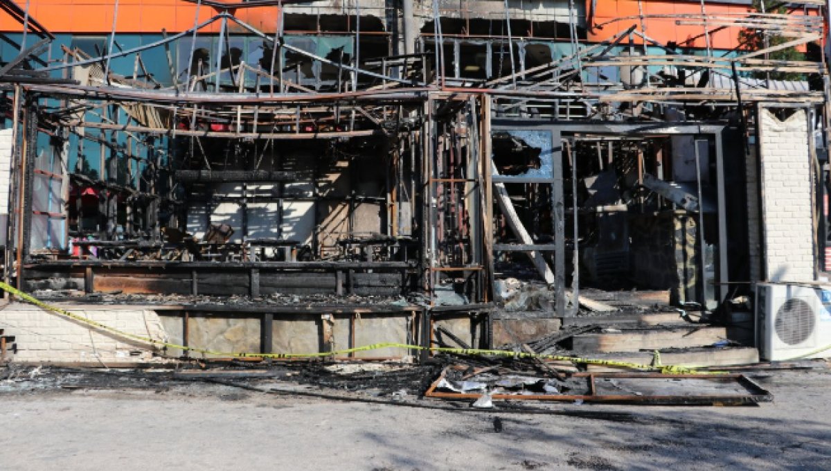 Adana da çıkan yangın dükkanına sıçradı: Öldürüldü #1