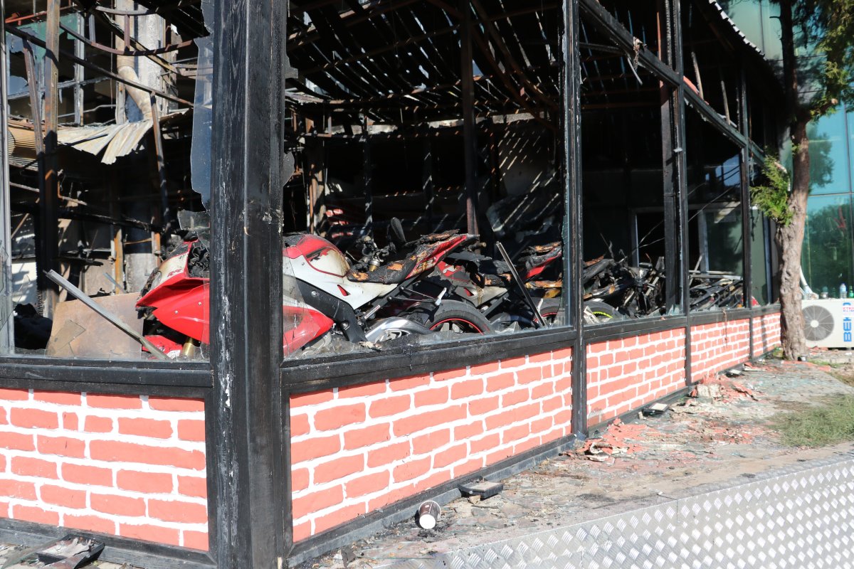 Adana da çıkan yangın dükkanına sıçradı: Öldürüldü #2