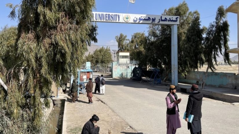 Afganistan’daki kız talebelere, yükseköğretim de menedildi