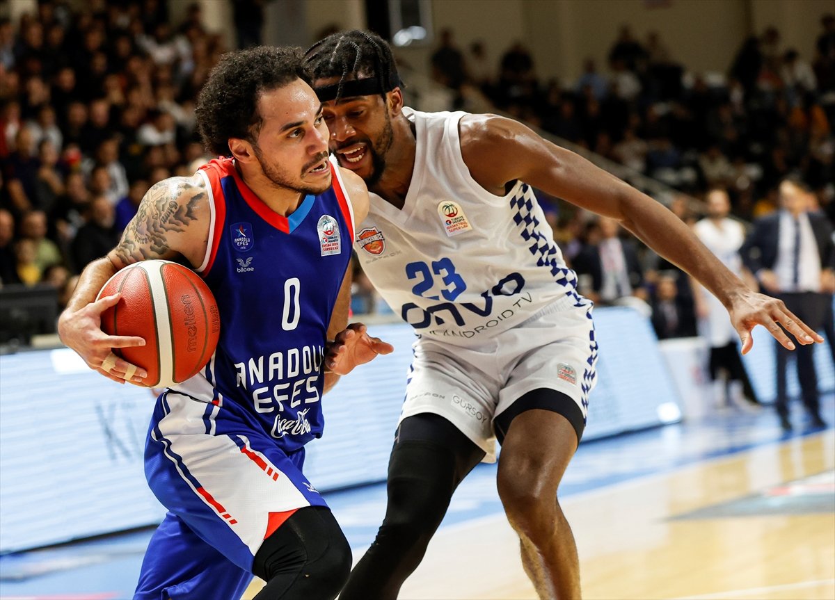 Anadolu Efes, Büyükçekmece Basketbol a mağlup oldu #1