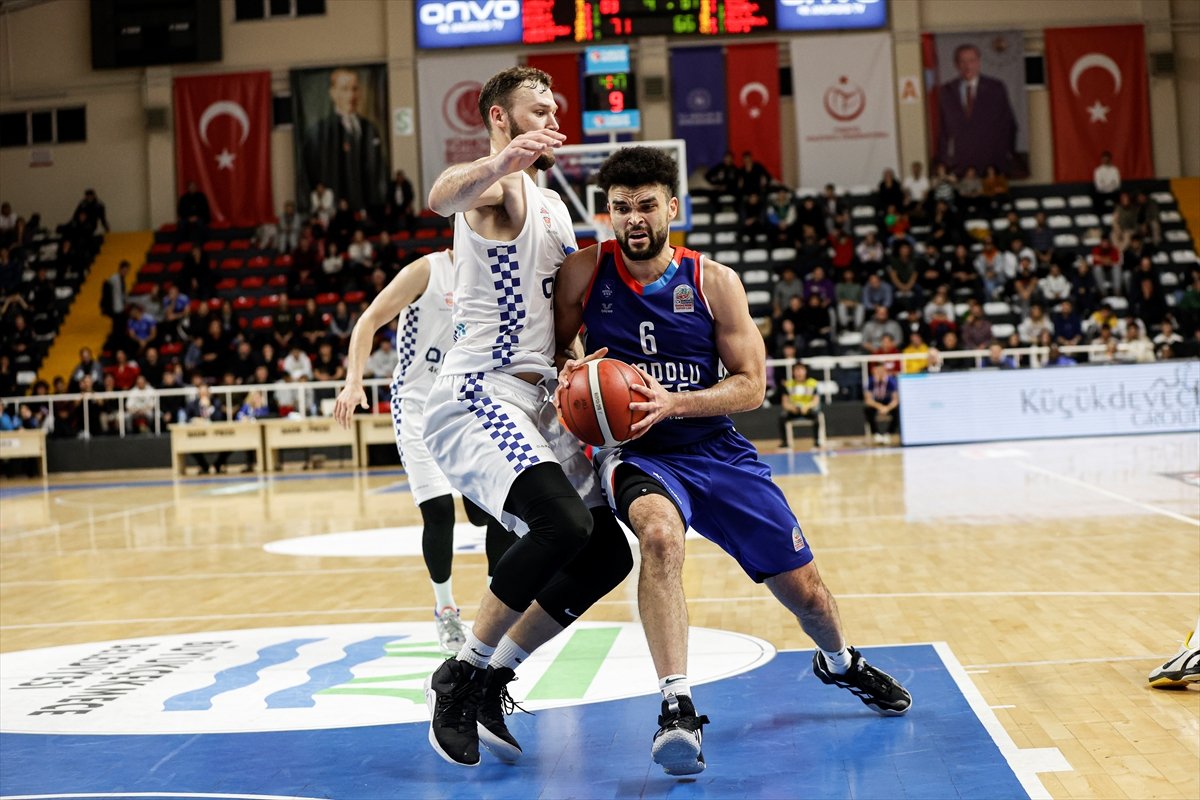Anadolu Efes, Büyükçekmece Basketbol a mağlup oldu #3