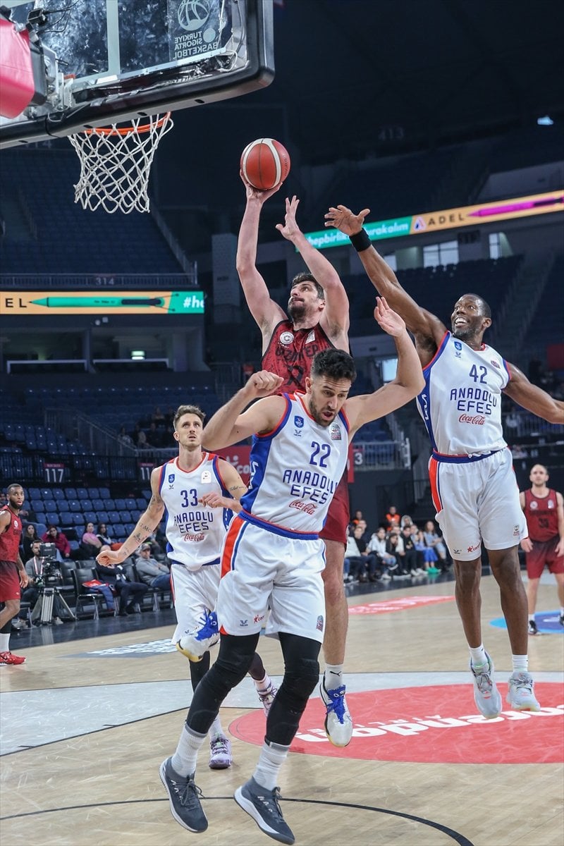 Anadolu Efes, Gaziantep Basketbol u mağlup etti #1