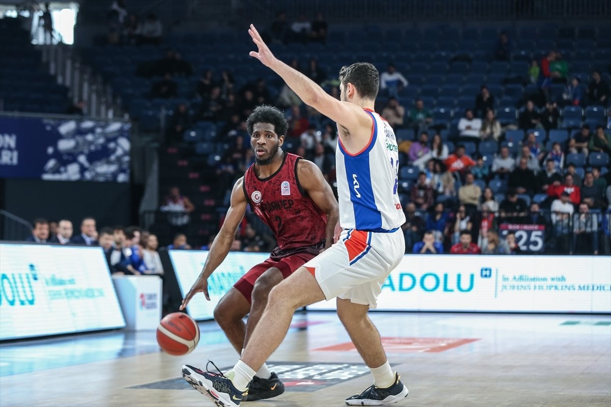 Anadolu Efes, Gaziantep Basketbol u mağlup etti #3