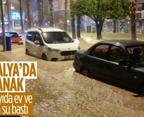 Antalya’da sağanak: Konutları su bastı, taşıtlar hasar gördü