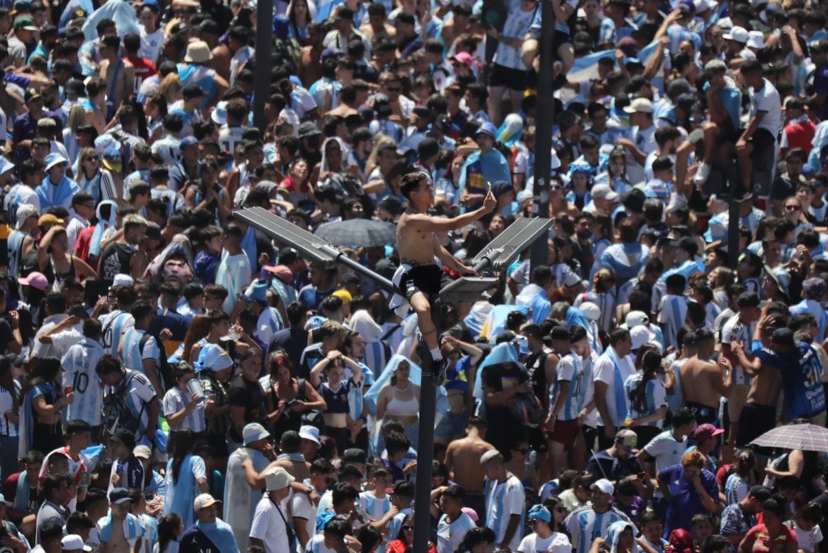 Arjantin de milyonlar, Dünya Kupası nı kazanan futbolcuları karşıladı #5