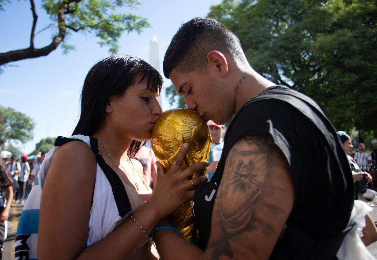 Arjantin de milyonlar, Dünya Kupası nı kazanan futbolcuları karşıladı #11
