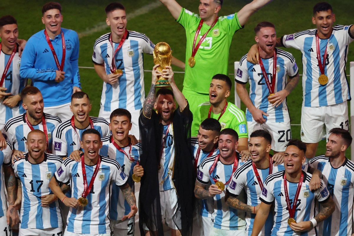 Arjantin, Dünya Kupası nı kaldırdı #2