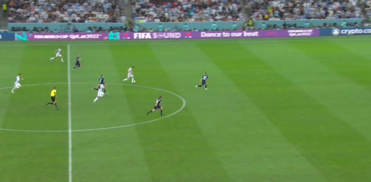 Arjantinli Alvarez’den Hırvatistan’a muhteşem gol #2