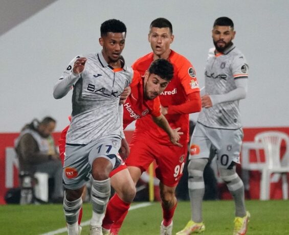 Başakşehir, Ümraniyespor’u dış sahada 3-1 yendi