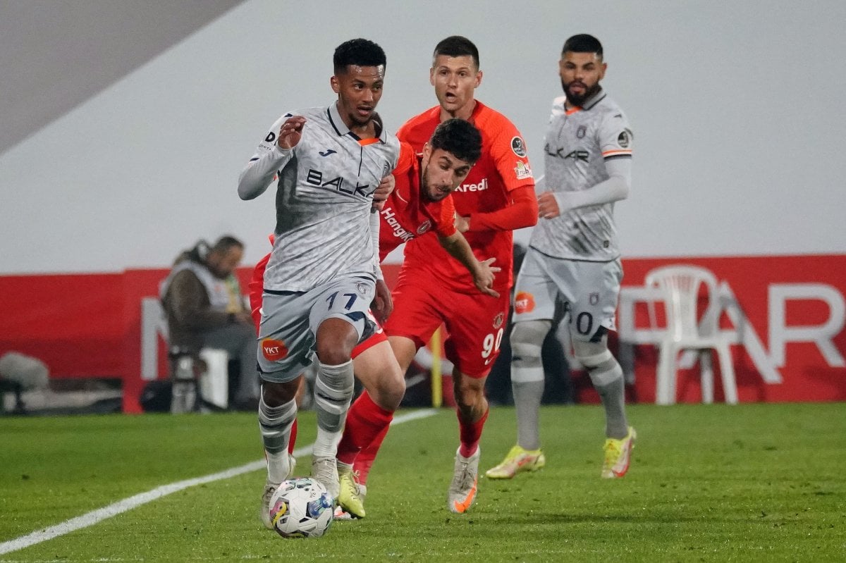 Başakşehir, Ümraniyespor u deplasmanda 3-1 yendi #3