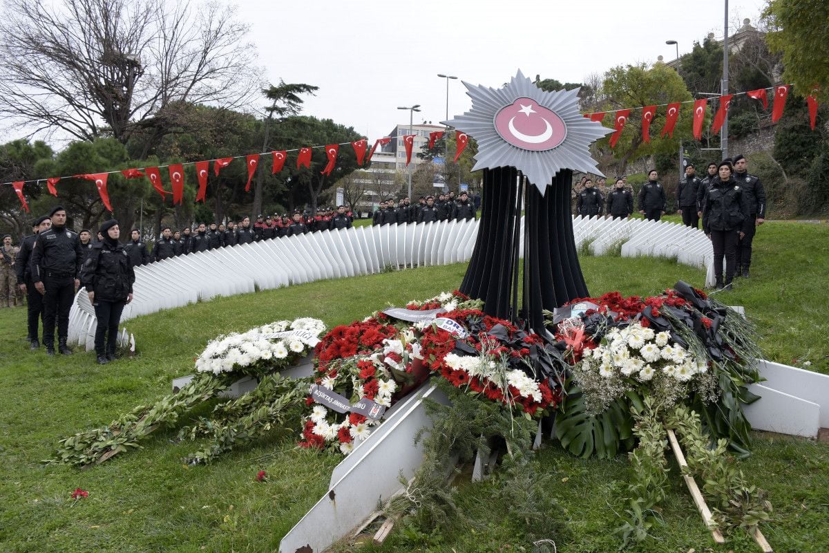 Beşiktaş taki terör saldırılarında şehit düşenler anıldı #2
