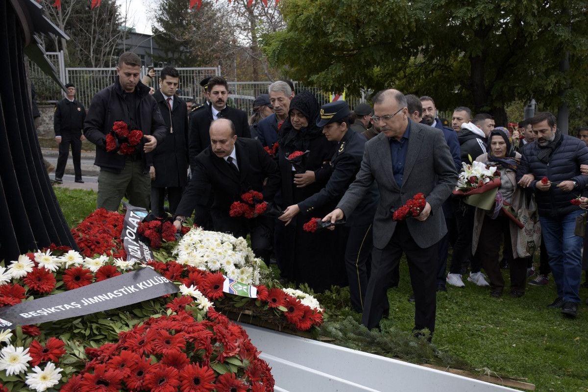 Beşiktaş taki terör saldırılarında şehit düşenler anıldı #6