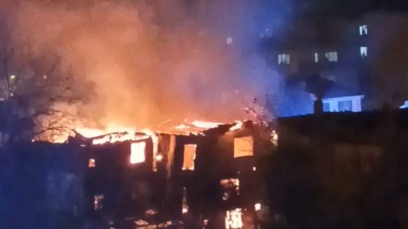 Bursa’da metruk binada yangın çıktı