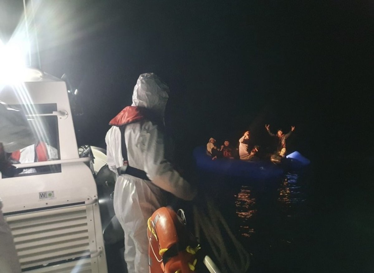 Çanakkale de Yunan unsurlarının geri ittiği 61 kaçak göçmen kurtarıldı #2