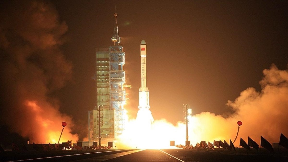 Çin, yen taykonot ekibini kendi uzay istasyonuna yolladı #1