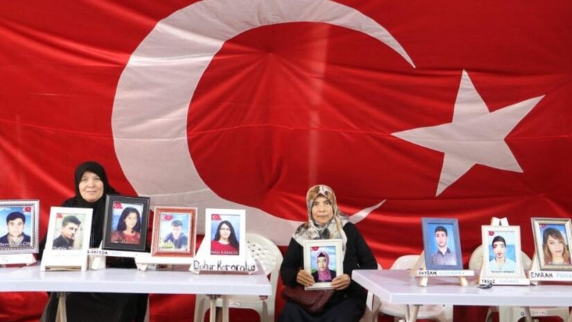Diyarbakır’da evlat nöbeti 1202 gündür kararlılıkla devam ediyor