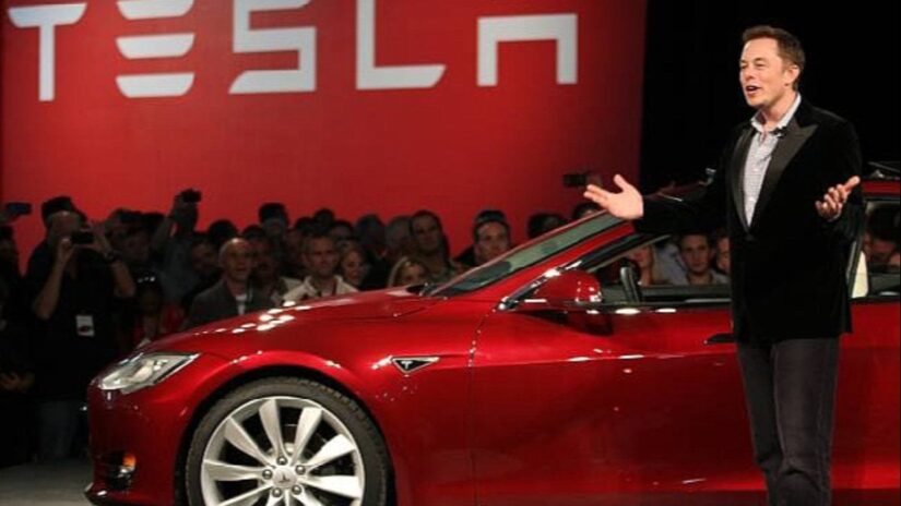 Elon Musk’ı tenkit eten iki çalışan Tesla’dan kovuldu