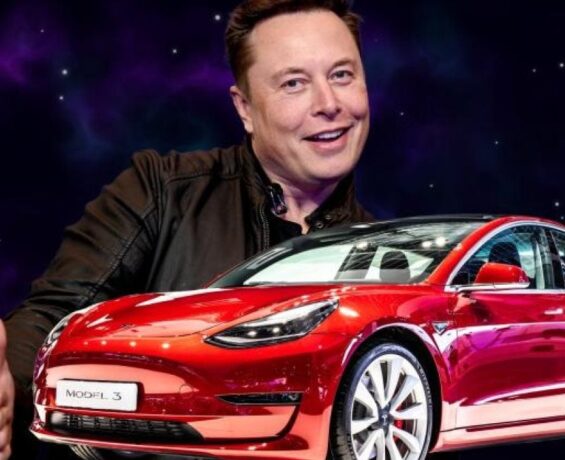 Elon Musk, Tesla’daki CEO’luk koltuğuna vazgeçiyor