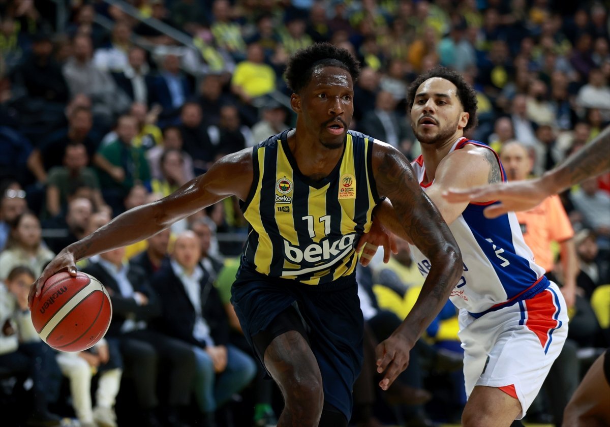 Fenerbahçe, Anadolu Efes karşısında uzatmada kazandı #1