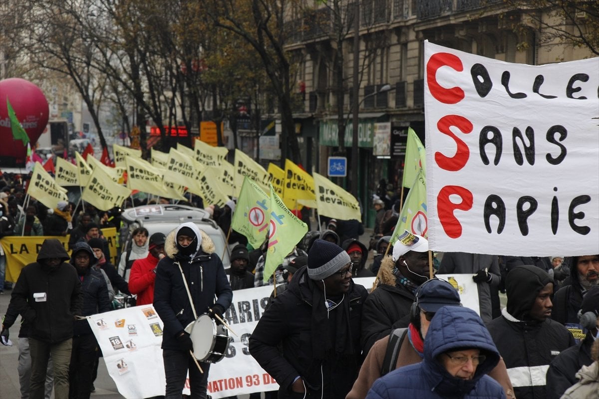 Fransa da hükümetin yeni göç yasa tasarısı protesto edildi #1