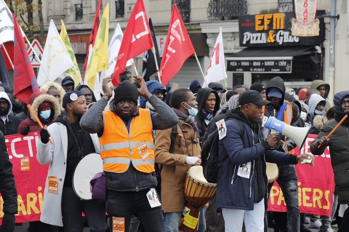 Fransa da hükümetin yeni göç yasa tasarısı protesto edildi #3