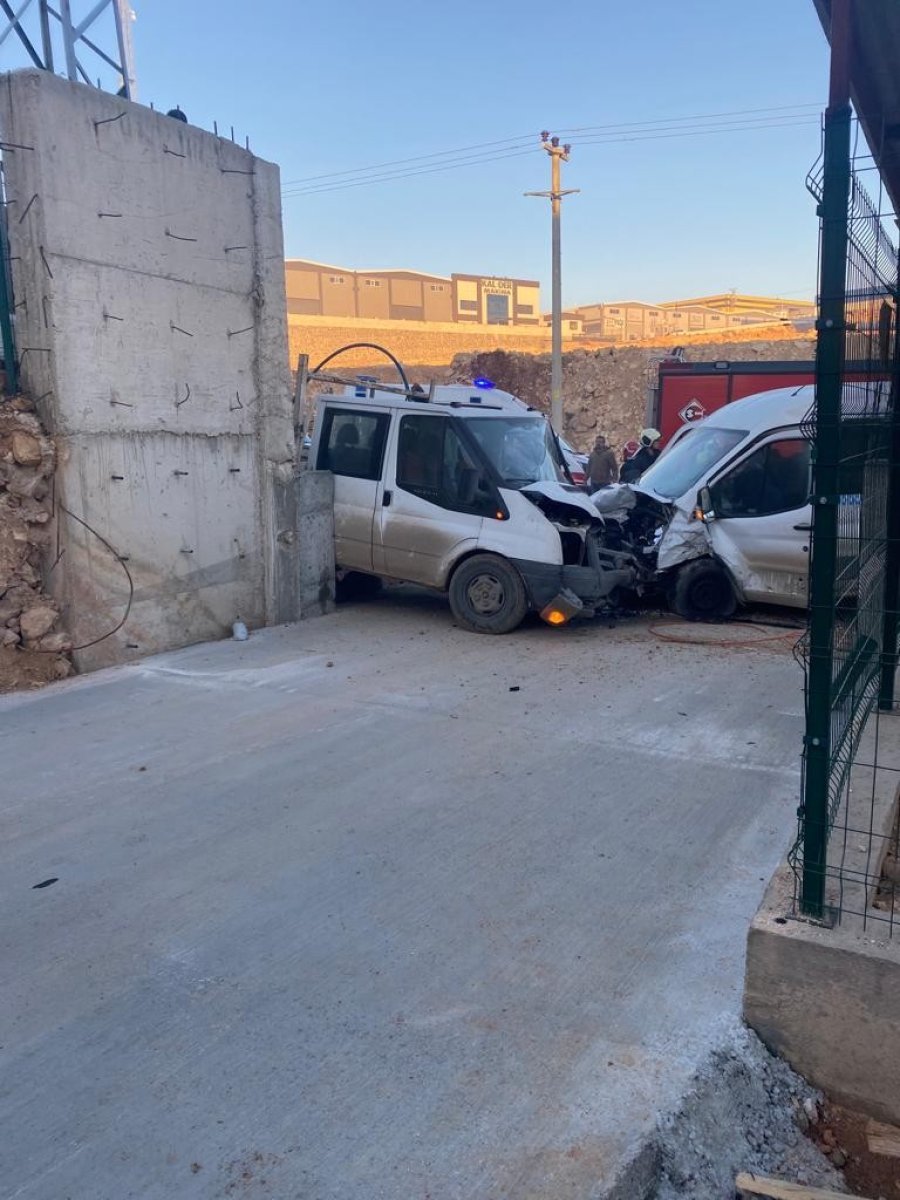Gaziantep’te köpeğe çarpmamak için manevra yapan minibüs ölüme yol açtı #2
