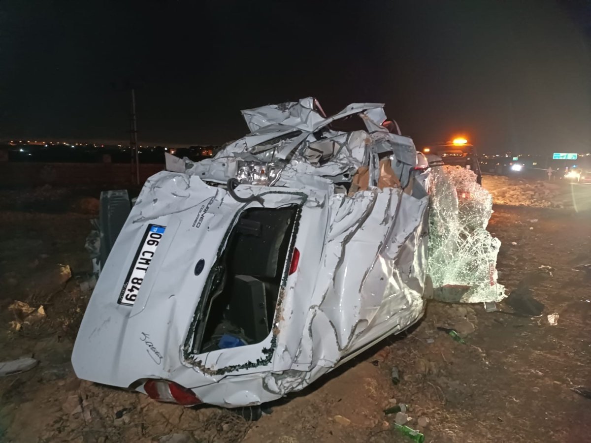 Gaziantep te tır otomobile arkadan çarptı: 3 yaralı #2