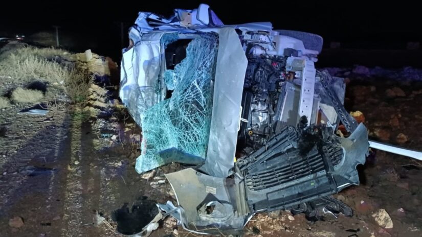 Gaziantep’te tır arabaya arkadan çarptı: 3 yaralı