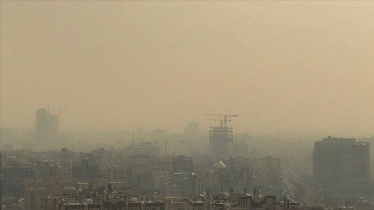 İran’da hava kirliliği okulları tatil etti #2