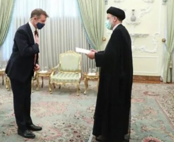 İran, İngiliz büyükelçiyi Dışişleri Bakanlığı’na çağırdı