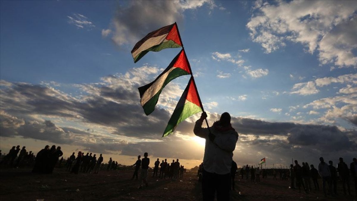 İsrail ordusu Batı Şeria da 22 Filistinliyi gözaltına aldı #1
