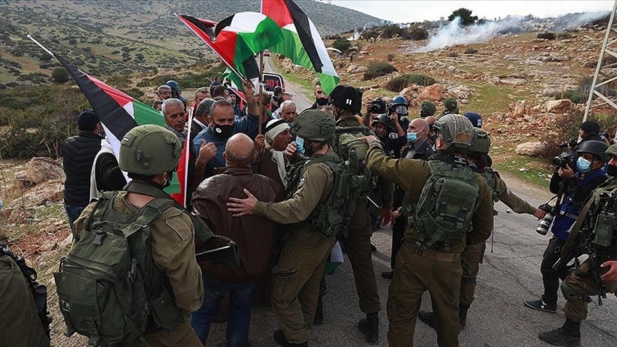 İsrail ordusu Batı Şeria da 22 Filistinliyi gözaltına aldı #2