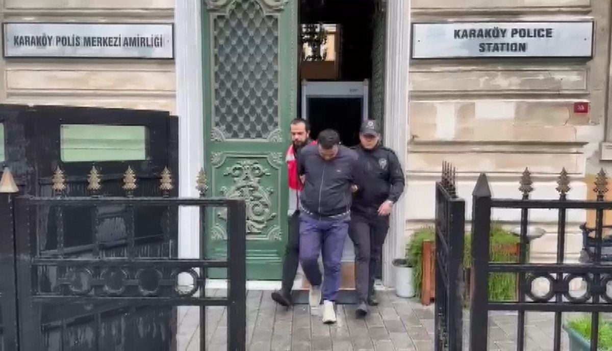 İstanbul da ilaçla uyuttuğu turistleri soyan hırsız yakalandı #2