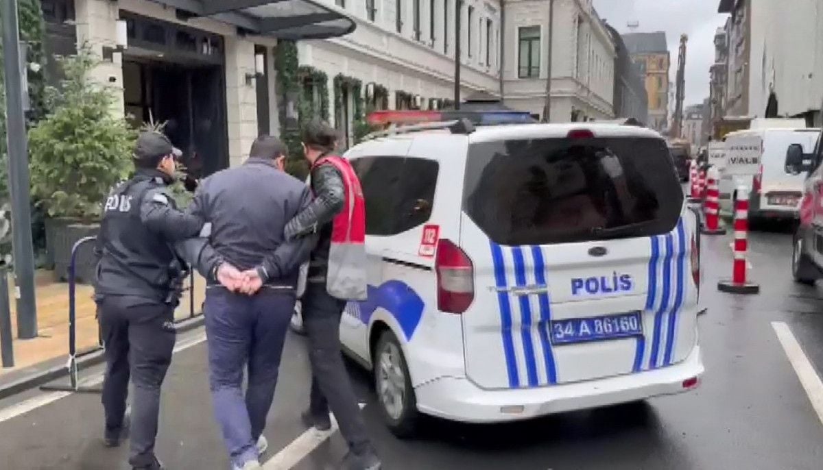 İstanbul da ilaçla uyuttuğu turistleri soyan hırsız yakalandı #3