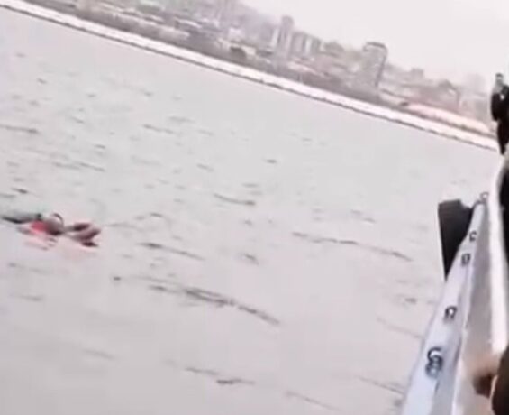 İstanbul’da vapurdan denize yolcu düştü