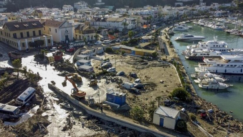 İtalya’nın Ischia Adası’ndaki heyelanda can kaybı çoğalıyor